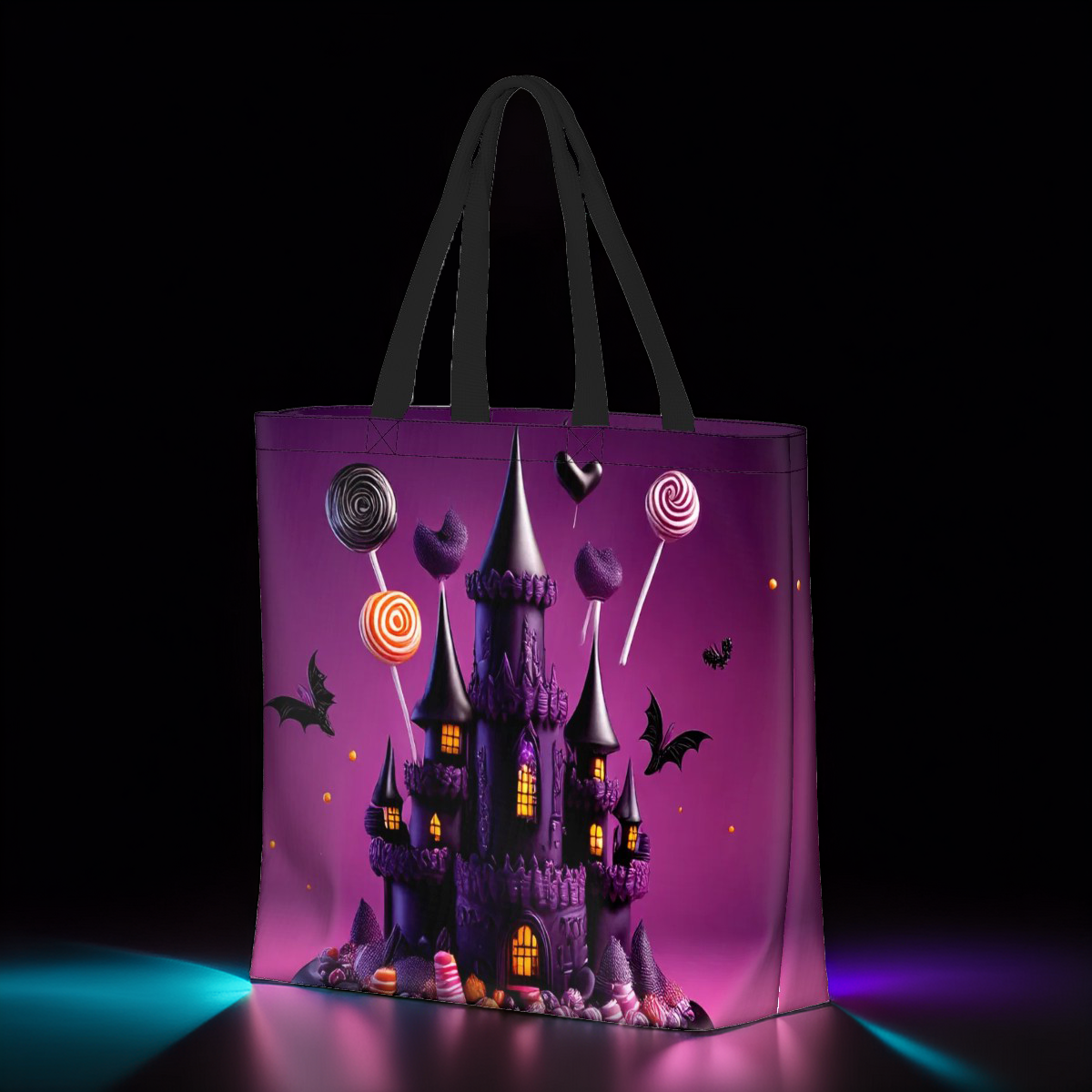 Sac fourre-tout Halloween décoré d'un château violet et de bonbons, à bandoulière dans un magasin.