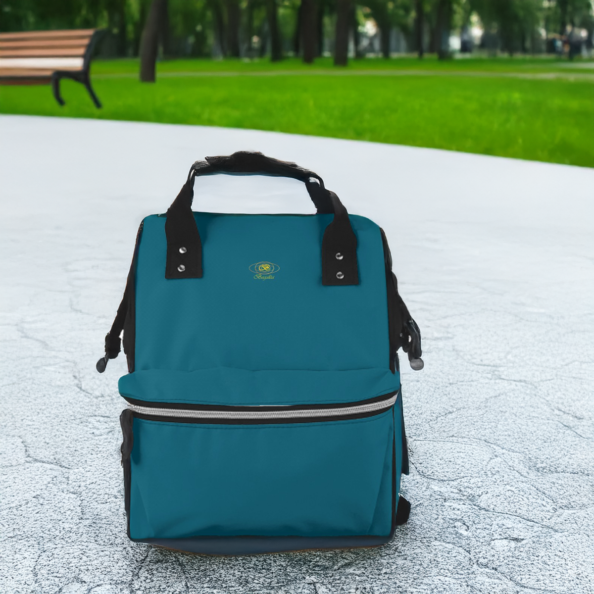 Doté de multiples compartiments, ce sac à dos pour accessoires bébé vous accompagne partout : en balade, en voyage ou à la crèche.